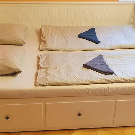 Center Cozy Spot *