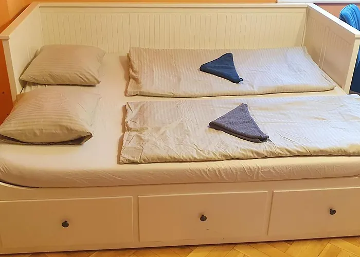 Center Cozy Spot *